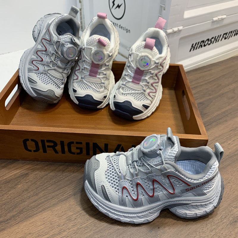 895旋转纽扣儿童运动鞋2026新款男女童灰色轻便透气韩版老爹鞋潮