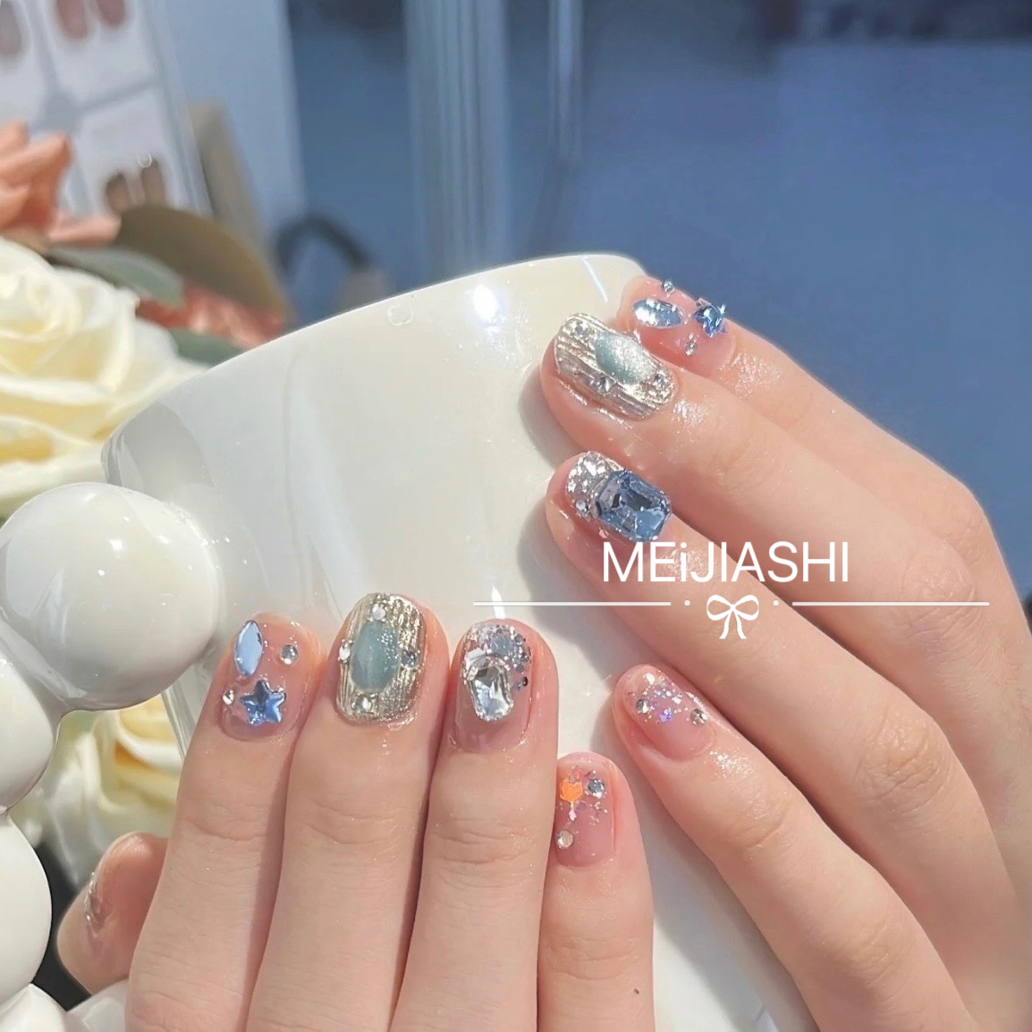 【星河湾】纯手工穿戴甲高级感海蓝色猫眼碎钻温柔显白短款美甲贴