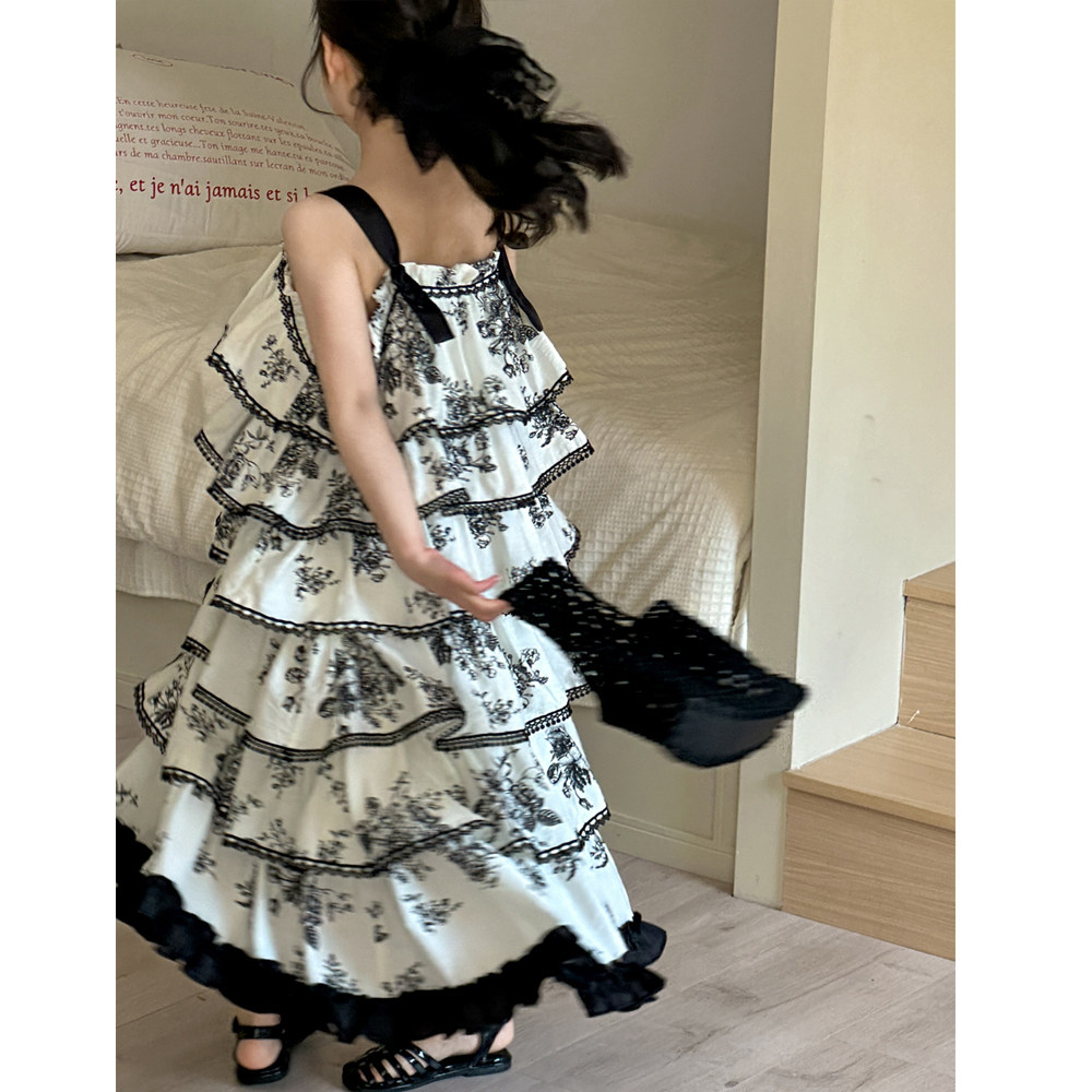 女童连衣裙夏装2026新款儿童夏季女大童吊带公主裙子蛋糕裙沙滩裙