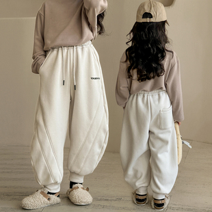 女童加绒裤子秋冬款韩版儿童宽松休闲洋气女大童一体绒镰刀香蕉裤