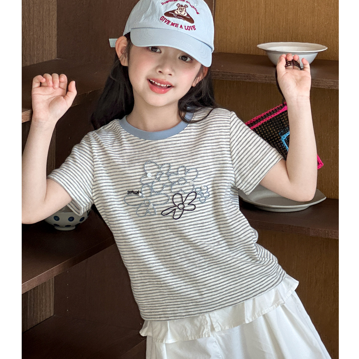 女童短袖T恤夏装2026新款儿童夏季条纹刺绣上衣女大童超好看半袖图片