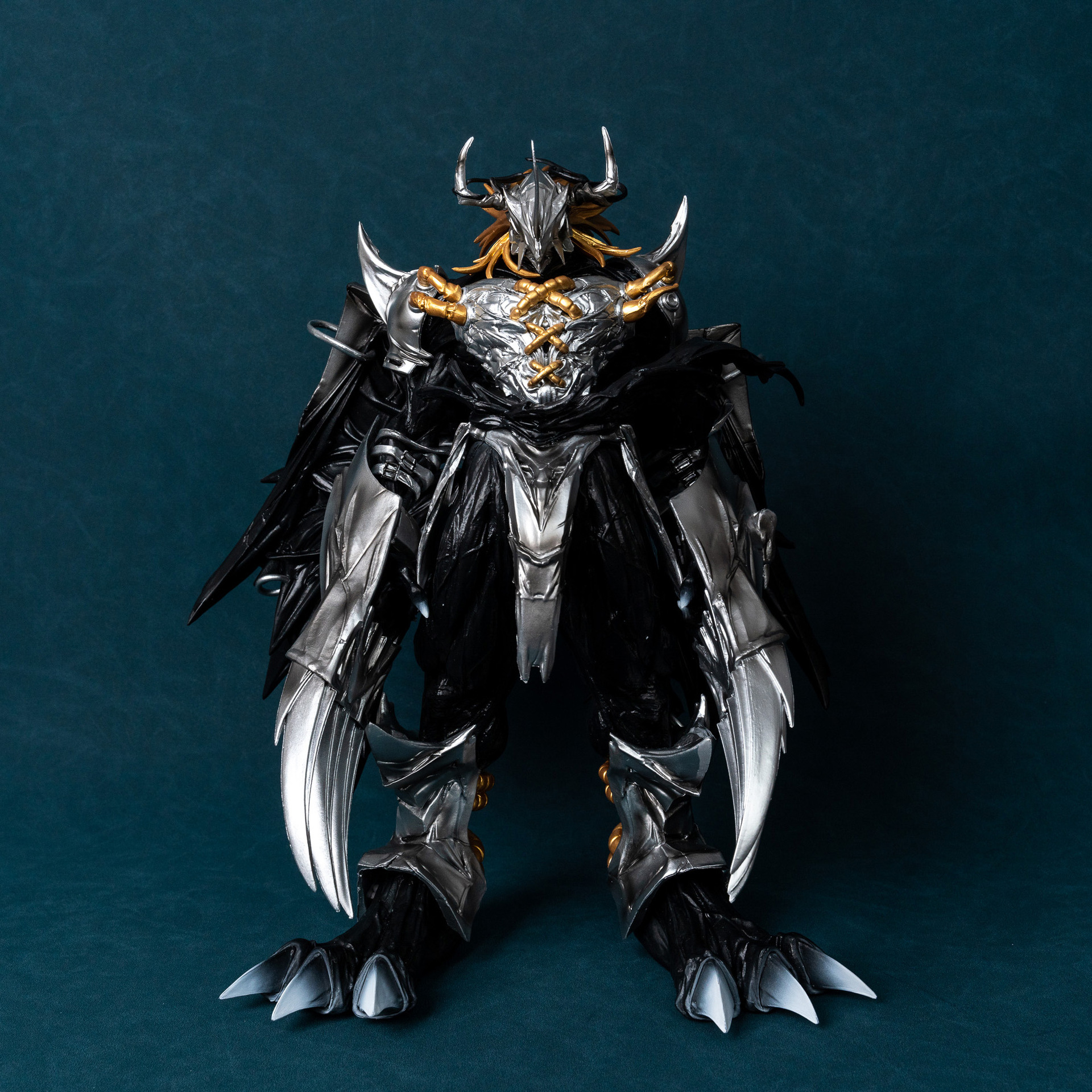 数码宝贝gk暗黑战斗暴龙兽手办