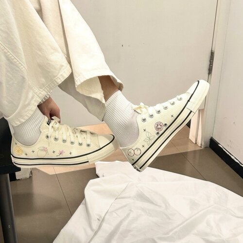 匡威AllStar刺绣低帮帆布鞋