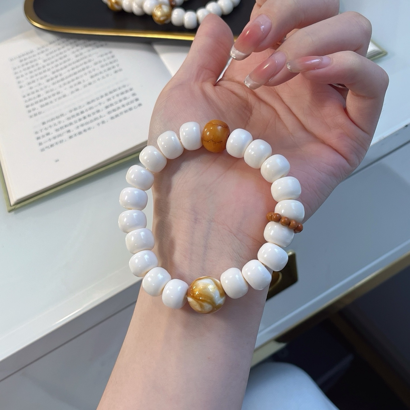 原创驼骨老型单圈手链搭配溶洞鎏金漂漆橄榄核点缀佛珠手串男女