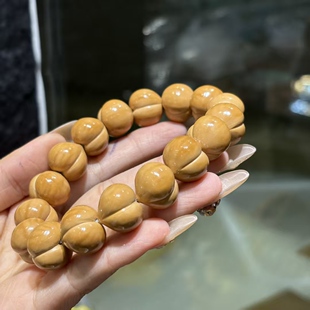 各种猴头雕刻屁桃圆珠麻花等手串文玩佛珠手链男女款时尚百搭饰品