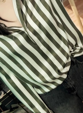 100%专柜桑蚕丝 素绉缎衬衫白底绿色条纹 显瘦职场优雅女上衣专柜