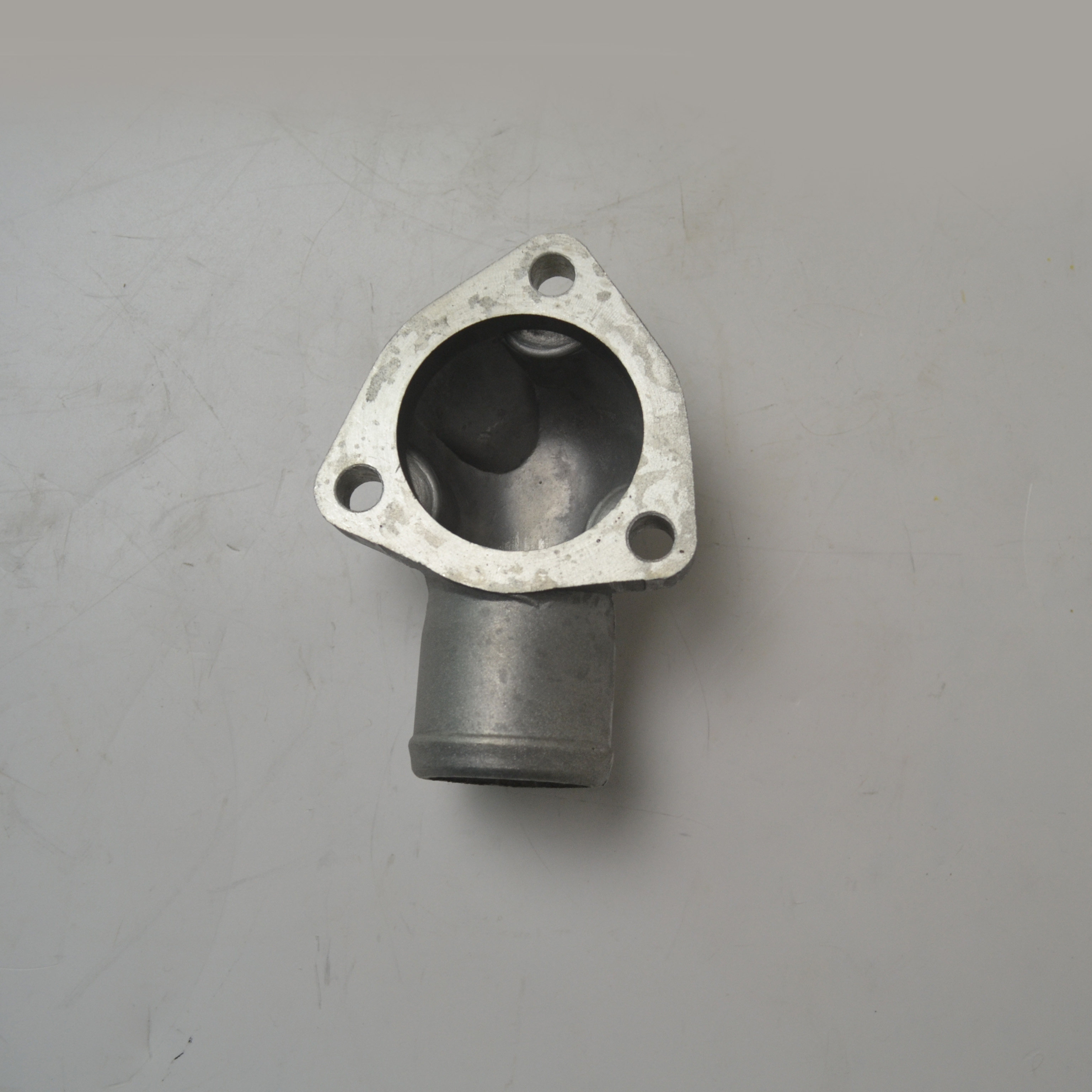 叉车配件节温器盖nissan黑色j02