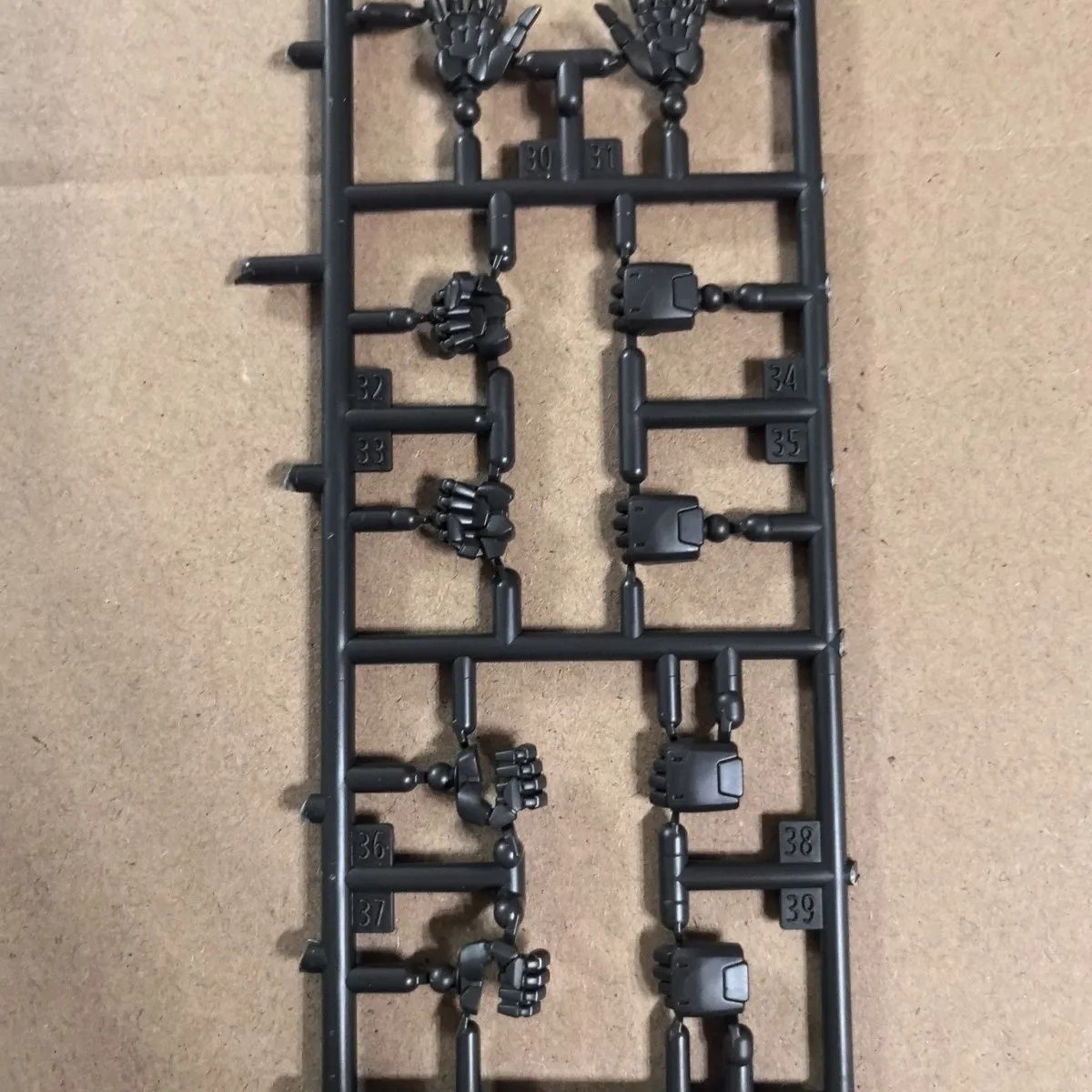 万代 RG37 1/144 神高达 手型一组 机动武斗传 GOD 补零件图片