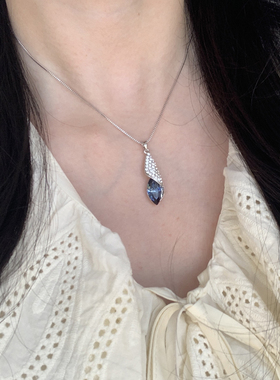 短款水晶项链女款轻奢小众设计感高级锁骨链颈链水滴吊坠