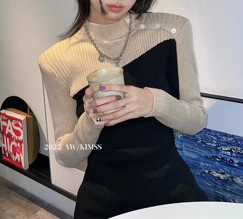 KIMSS立领修身拼色设计羊毛衣