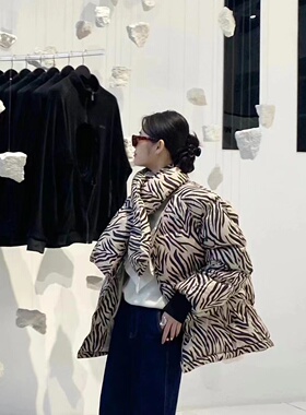 YMQY原创设计品牌冬款潮酷斑马纹配围巾宽松V领白鸭绒羽绒服外套