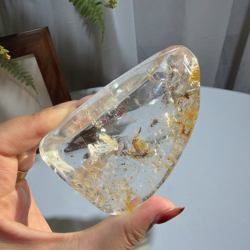 天然透体带彩白水晶盘子摆件：92*58*23mm,重：192.3g，69号