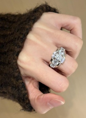 轻奢高级中古爆闪大圆钻戒指镶嵌锆石精致时尚小众叠戴百搭食指戒