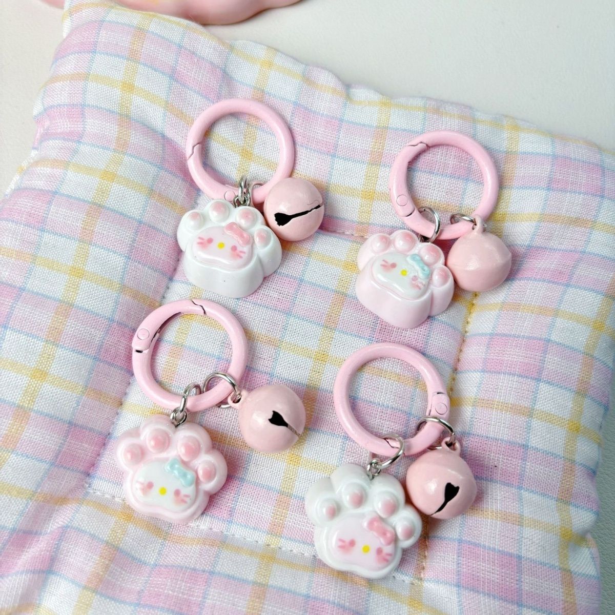 可爱铃铛猫爪猫钥匙扣卡通包包吊坠挂件少女书包挂饰闺蜜礼物