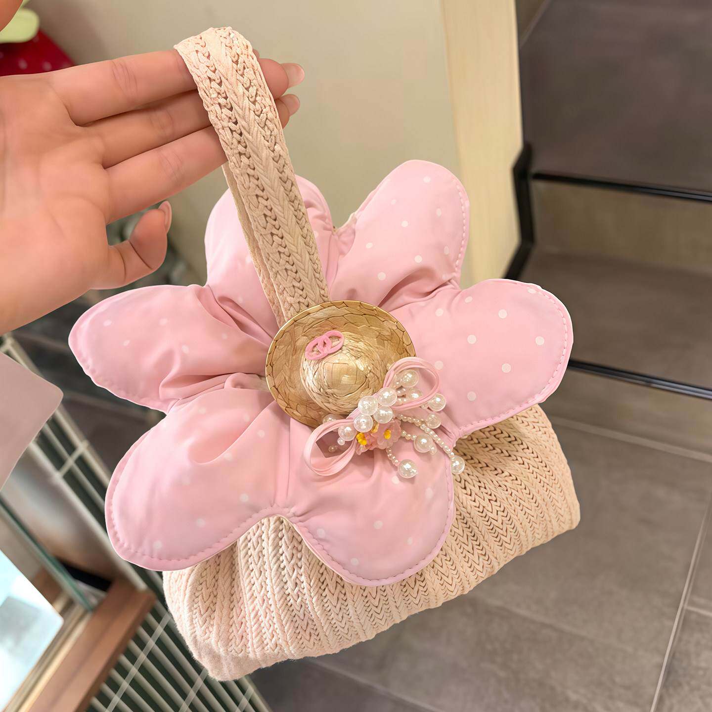 韩系草编花朵手提包女刺绣仿草编手拎包度假风便携收纳外出手腕包