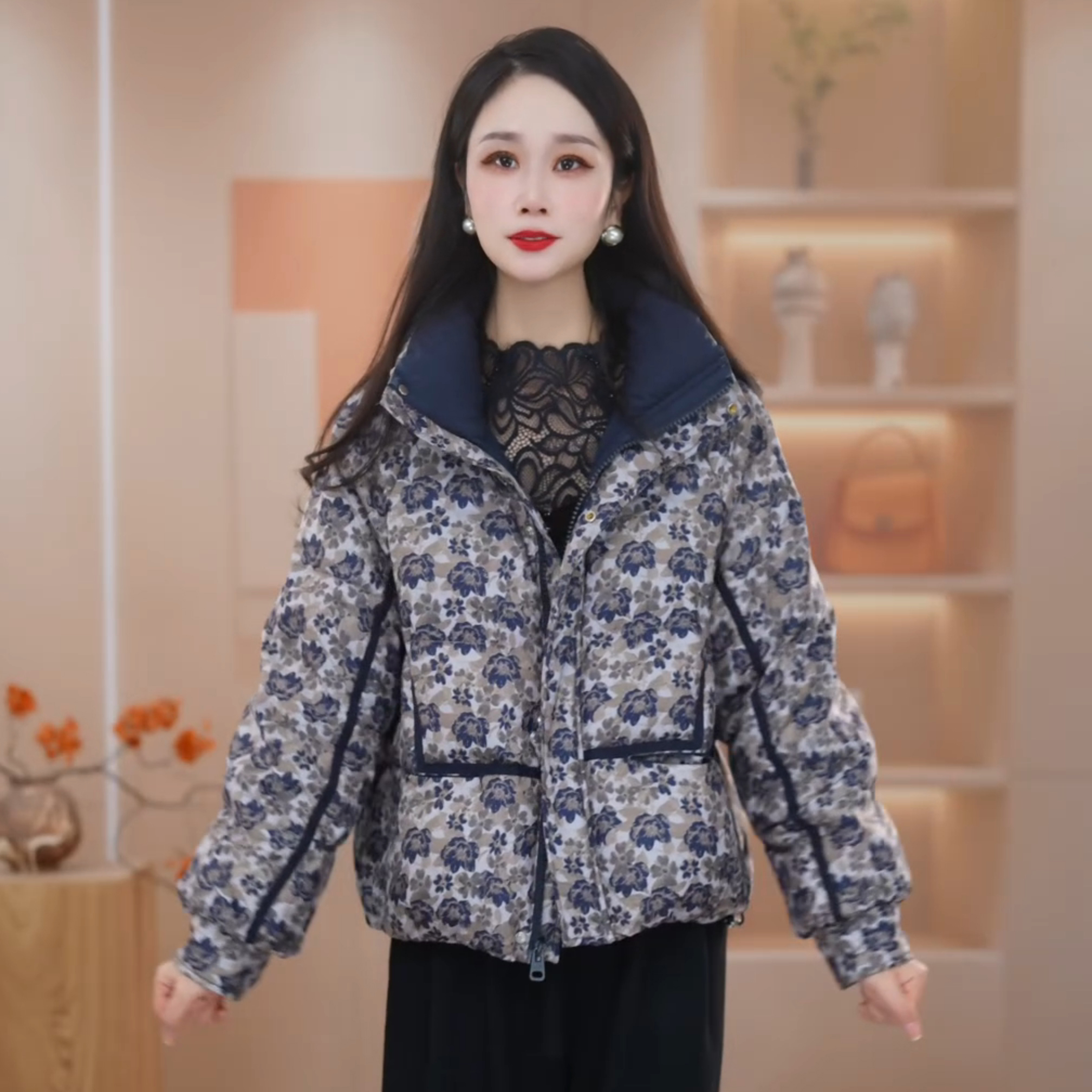 2025年冬季新款气质时尚显瘦百搭立领保暖加厚短款羽绒服