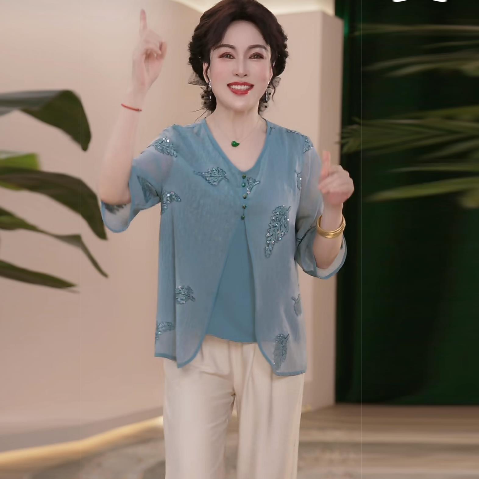 妈妈装2025春夏新款中国风上衣洋气V领衬衫中年女装宽松小衫套装