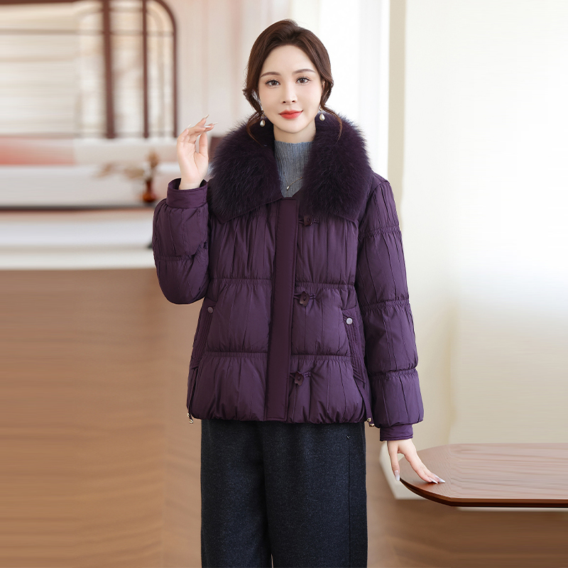 高端妈妈羽绒服冬装贵夫人品牌外套新款中老年女端庄大气秋冬袄子