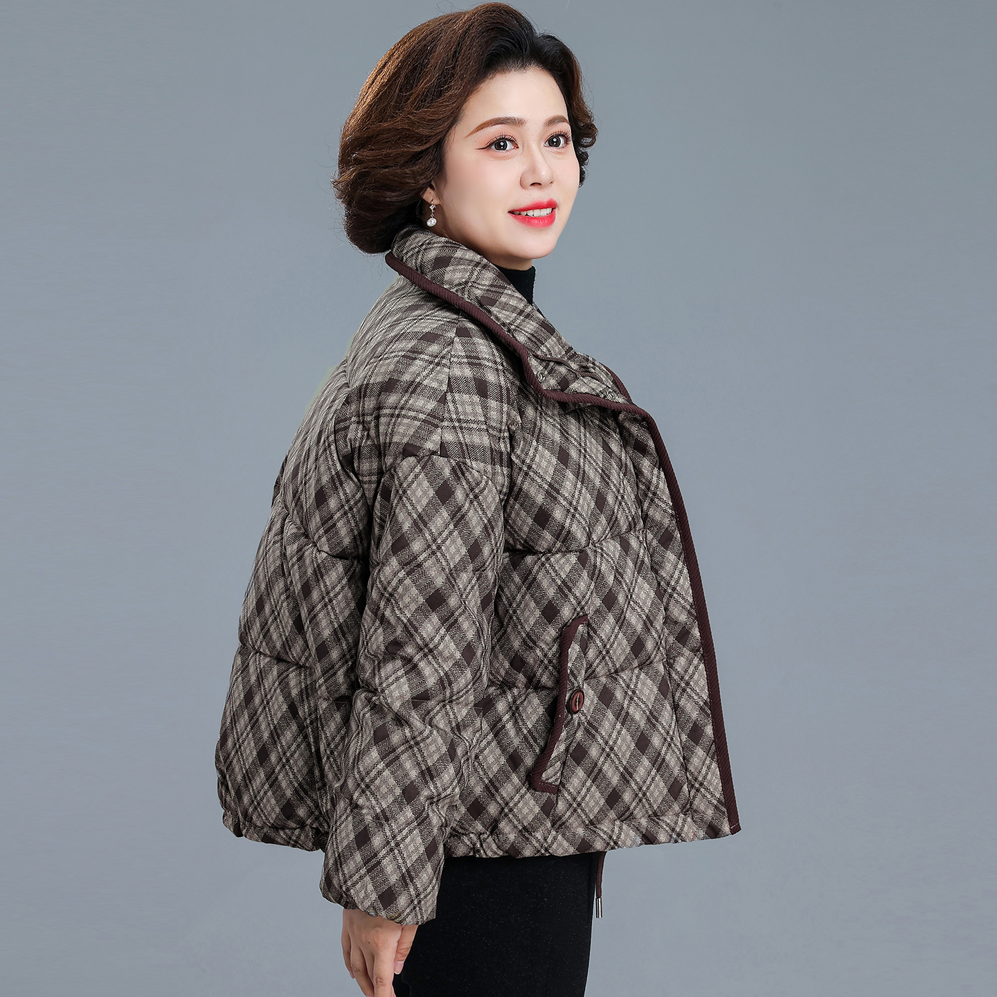 中年妈妈棉衣棉服女款2025新款洋气超好看的冬装厚外套短款小棉袄