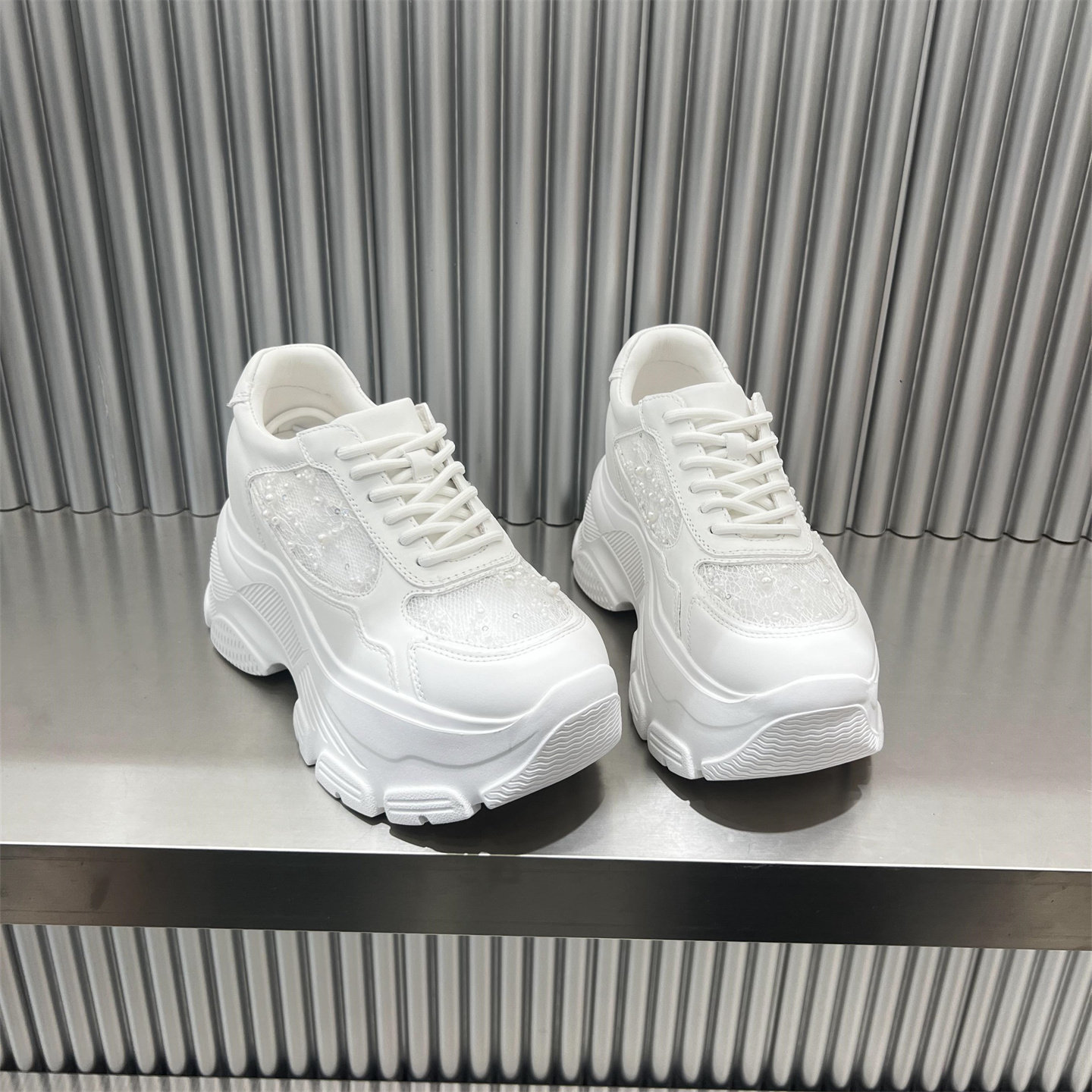 欧洲站女鞋2026春夏新款真皮蕾丝网面老爹鞋增高厚底小个子休闲鞋