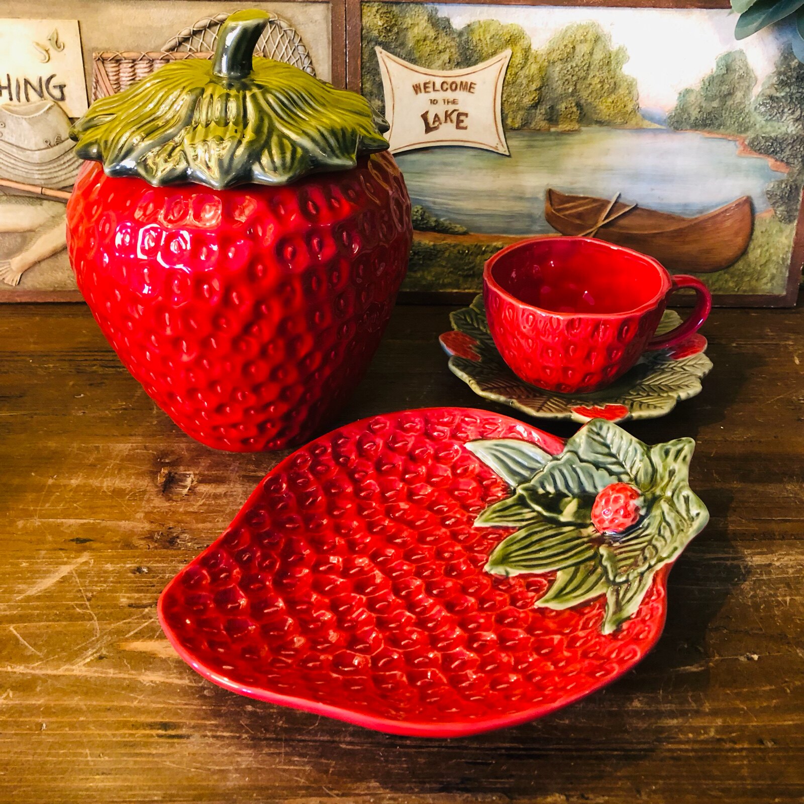 出口葡萄牙草莓系列餐具 罐子 盘子 咖啡杯 手绘3D立体雕刻釉下彩