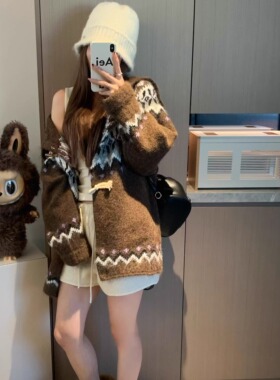 Morden 费尔岛秋冬牛角扣复古提花宽松羊毛针织开衫毛衣外套女