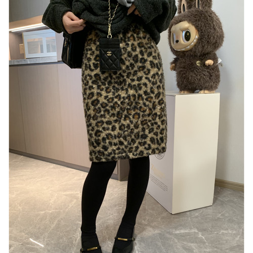 Morden 复古加绒豹纹冬季半身裙女时尚辣妹显瘦性感中长款包臀裙