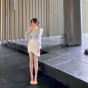 ByYou 白色气质高腰缎面半身裙女设计感不规则显瘦A字裙短裙 秋季