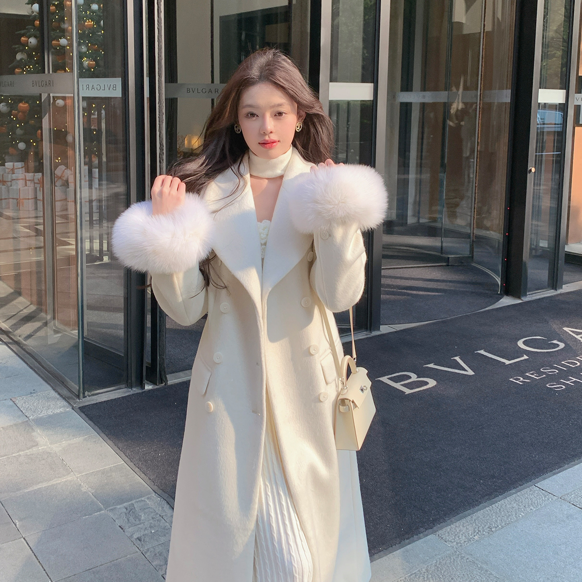 ByYou 冬季袖口真狐狸毛白色羊毛毛呢外套女中长款过膝双排扣大衣