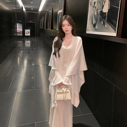 ByYou 冬季新款慵懒风白色羊毛针织开衫女中长款披肩斗篷毛衣外套