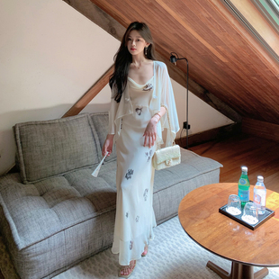 ByYou 夏季新款气质白色荡领碎花雪纺吊带连衣裙收腰印花背心长裙