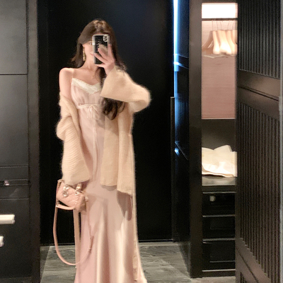 ByYou 冬季新款纯欲粉色蕾丝拼接缎面吊带连衣裙修身内搭打底长裙