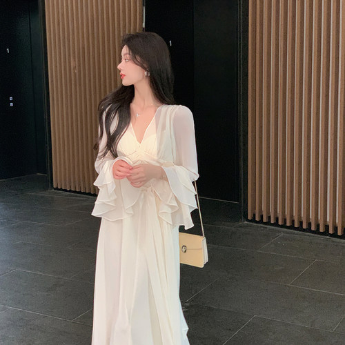 ByYou夏季新款茶歇法式白色雪纺连衣裙喇叭袖V领收腰气质仙女长裙