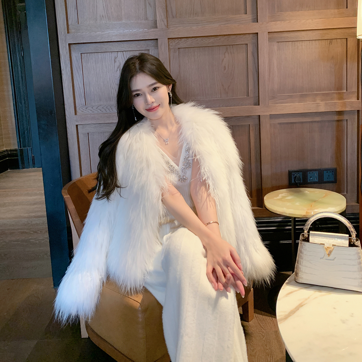 ByYou 2025新款白色真貉子毛皮毛一体皮草外套女加厚保暖毛毛大衣