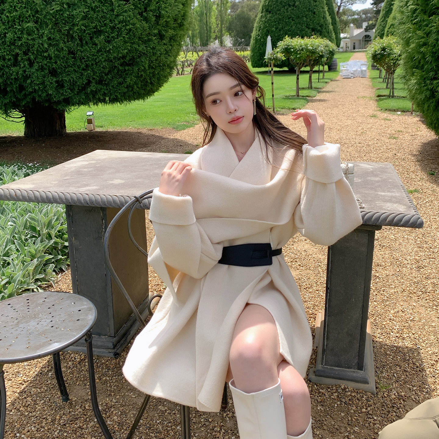 ByYou 冬季新款围巾领白色羊毛针织大衣女中长款收腰加厚毛衣外套