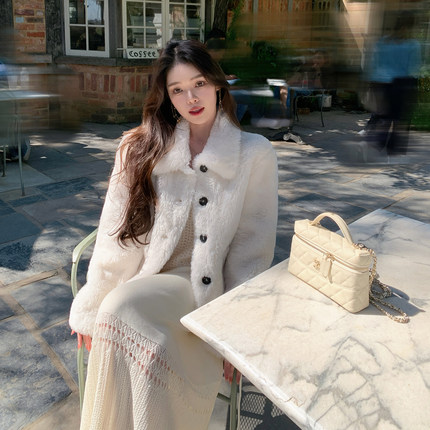 ByYou冬季新款白色100纯羊毛皮草外套女短款皮毛一体加厚毛毛大衣