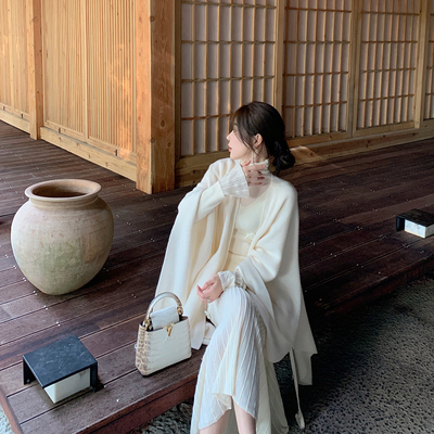 ByYou 秋冬新款喇叭袖高领白色羊毛针织连衣裙长款修身内搭毛衣裙