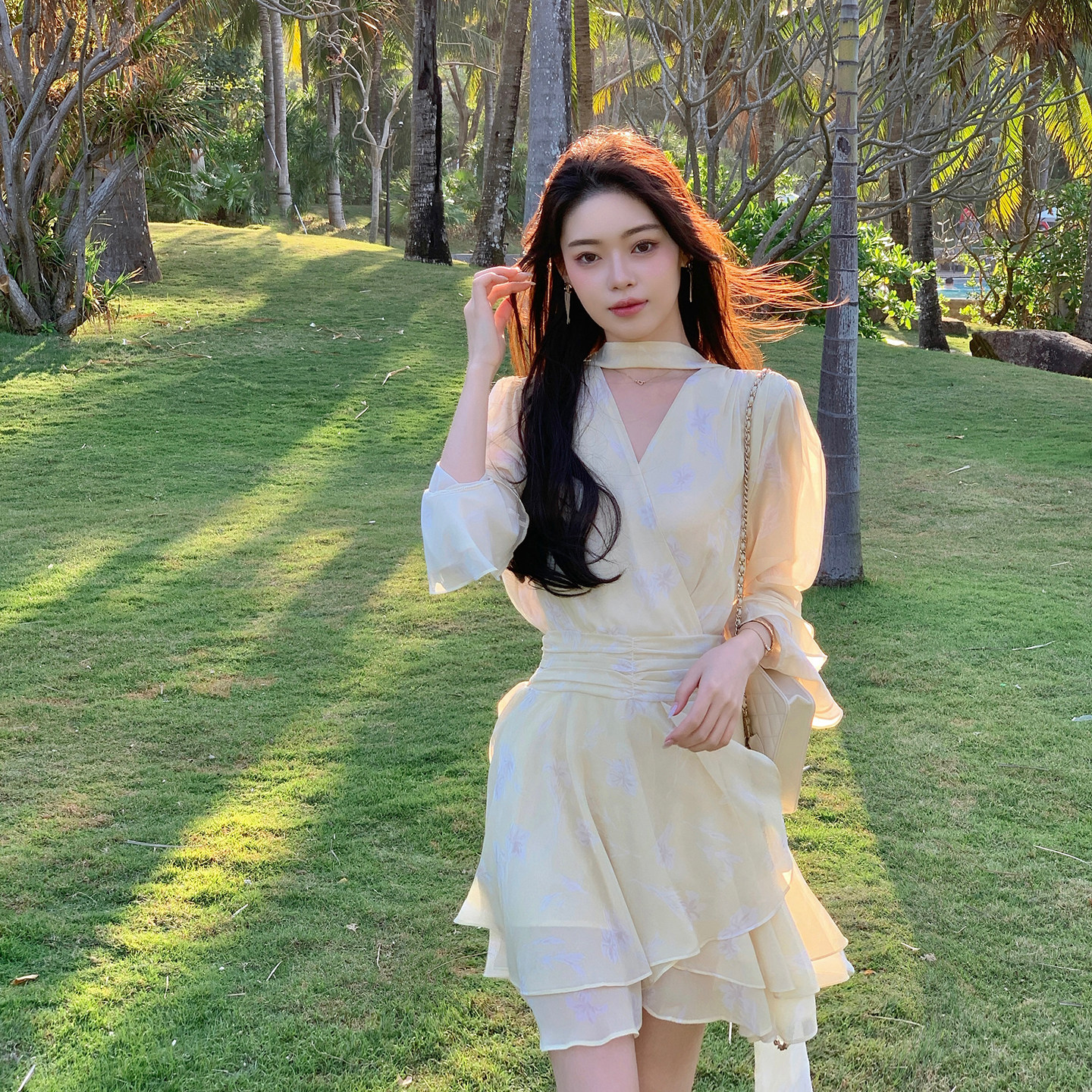 ByYou 夏季喇叭袖v领黄色碎花雪纺连衣裙收腰显瘦a字仙女印花短裙