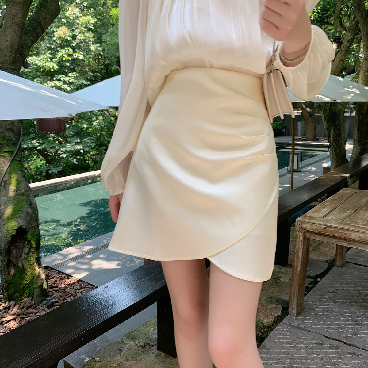 byyou 夏季新款高腰珠光缎面半身裙女设计感褶皱显瘦a字裙短裙子