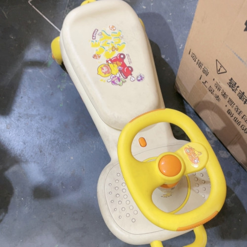 小黄鸭扭扭车用过