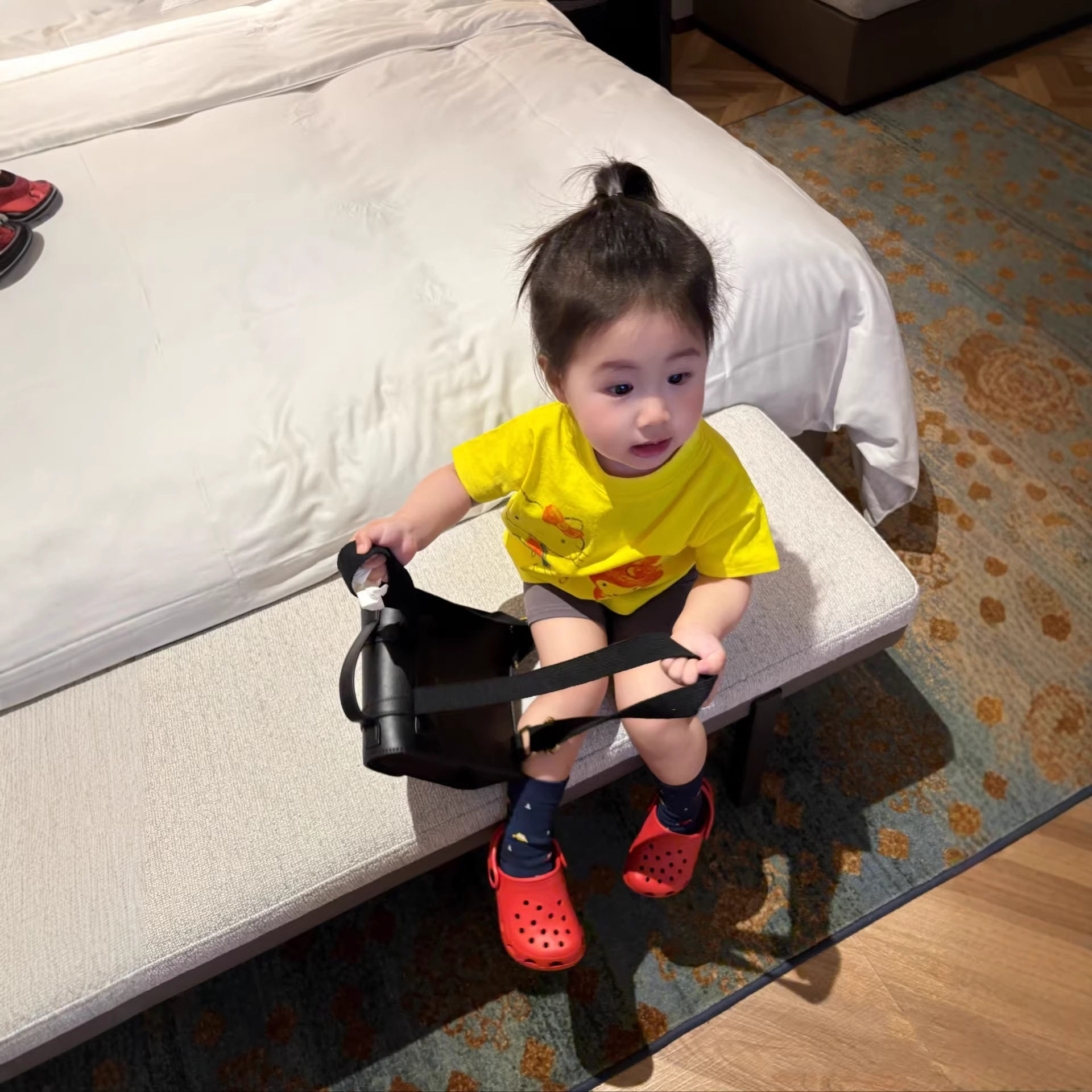 女童纯棉黄色短袖T恤2026年夏装新款儿童卡通印花圆领KT夏季上衣