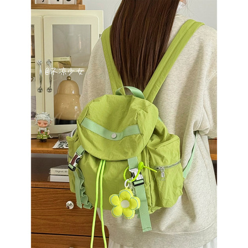 绿色轻便防水小书包学生小众设计迷你双肩包徒步登山户外旅行背包