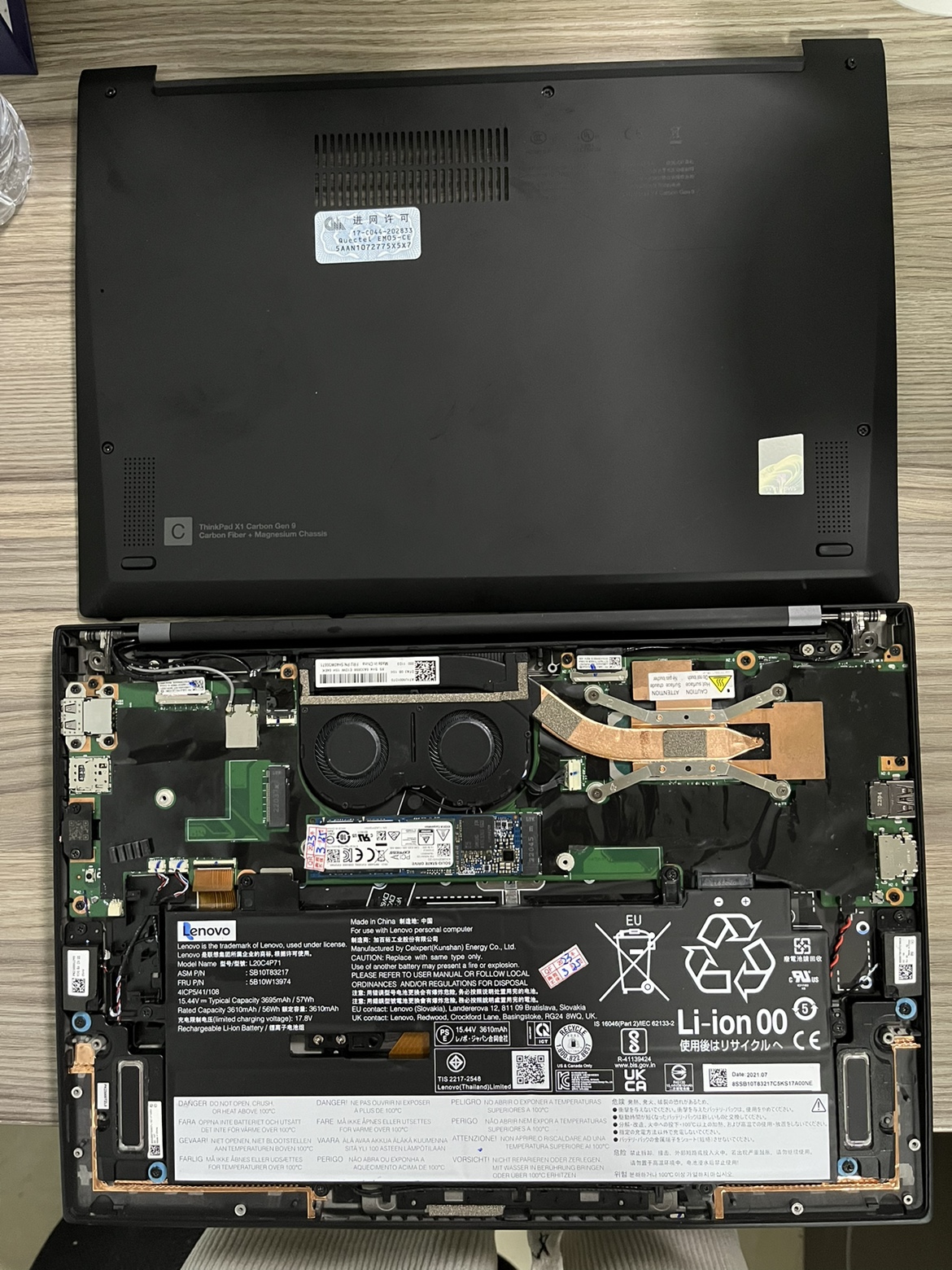 X1 2021 i7-1165G7散热器风扇USB接口喇叭 A主板上半部分