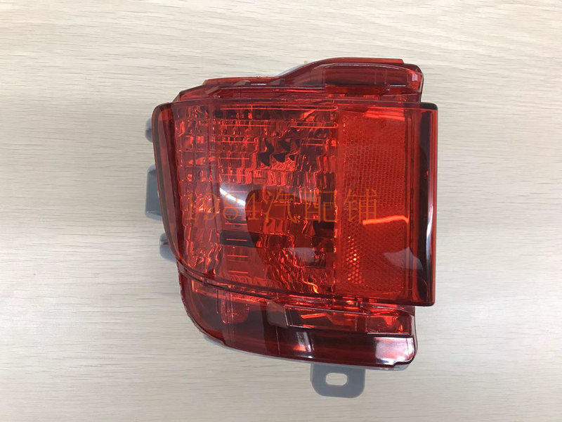 DPEO品牌 16 17 18款兰德酷路泽后杠灯 后雾灯 后杠反光灯半总成