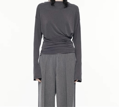 正确版 San金靖同款 船领落肩喇叭袖收腰设计长袖T恤