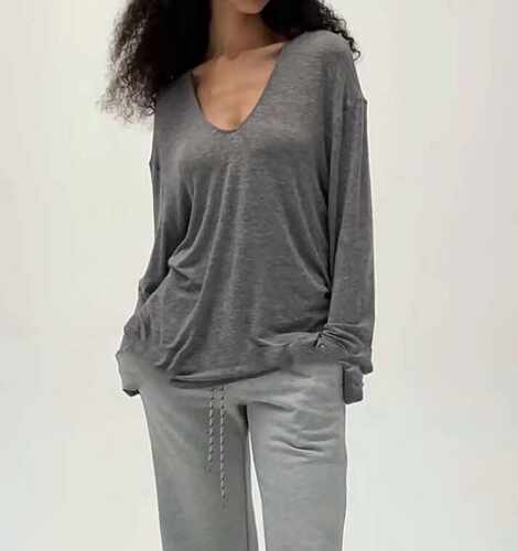 长袖落肩廓形深V领细腻亲肤羊毛