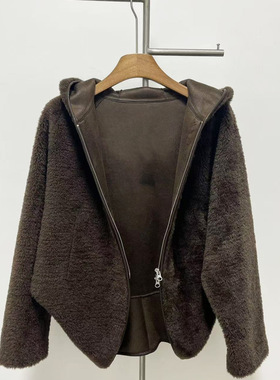 正确版RA小众设计 秋冬上新弧形羊羔绒外套上衣女 咖色