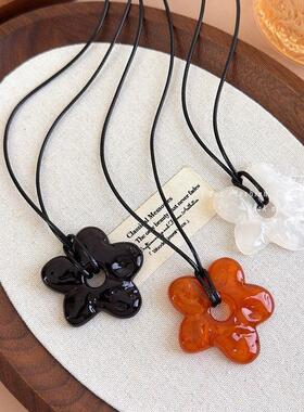 韩版时尚百搭小众透明亚克力花朵吊坠黑绳项链锁骨链女抽拉式颈链