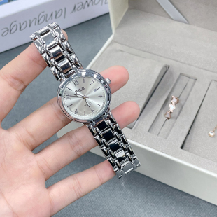 FILA斐乐女士手表小众轻奢钢带石英腕表送生日礼物银色小银表6772