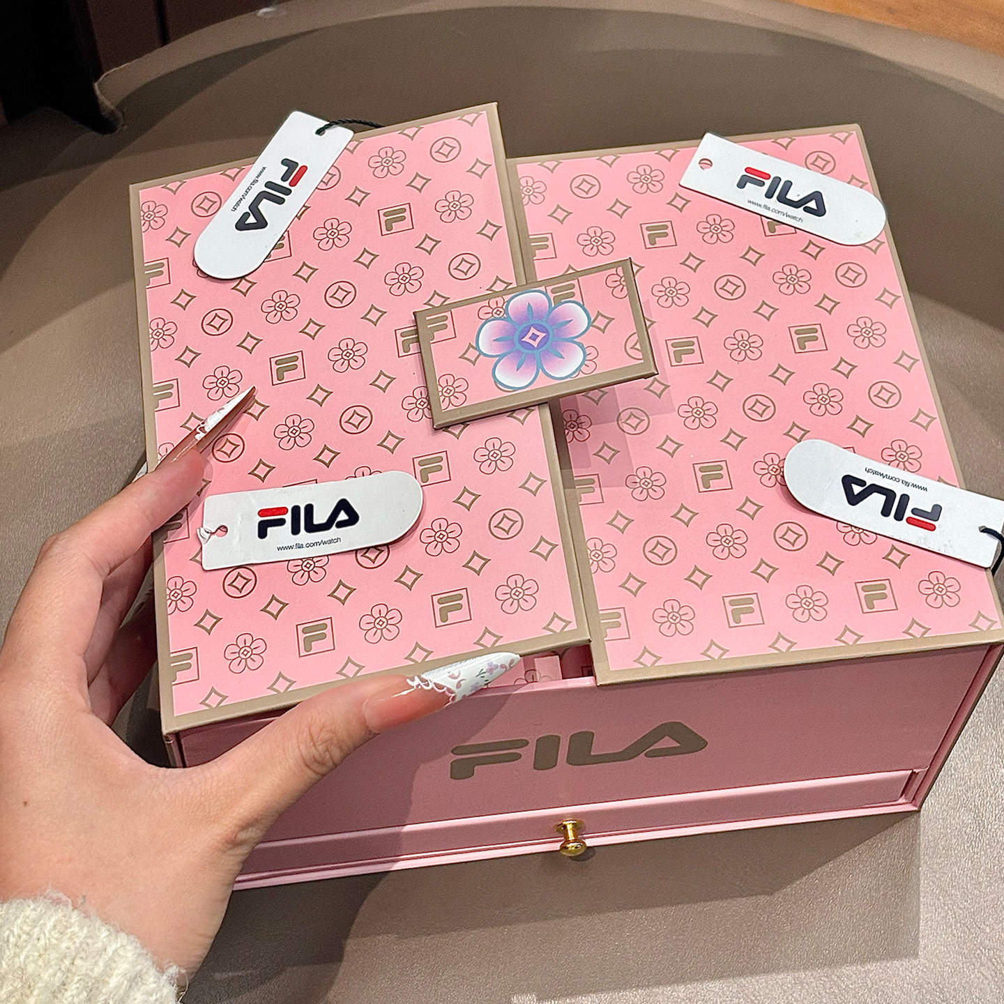 FILA斐乐手表女士轻奢小众镶钻表圈送女生礼物礼盒高级感正品6852